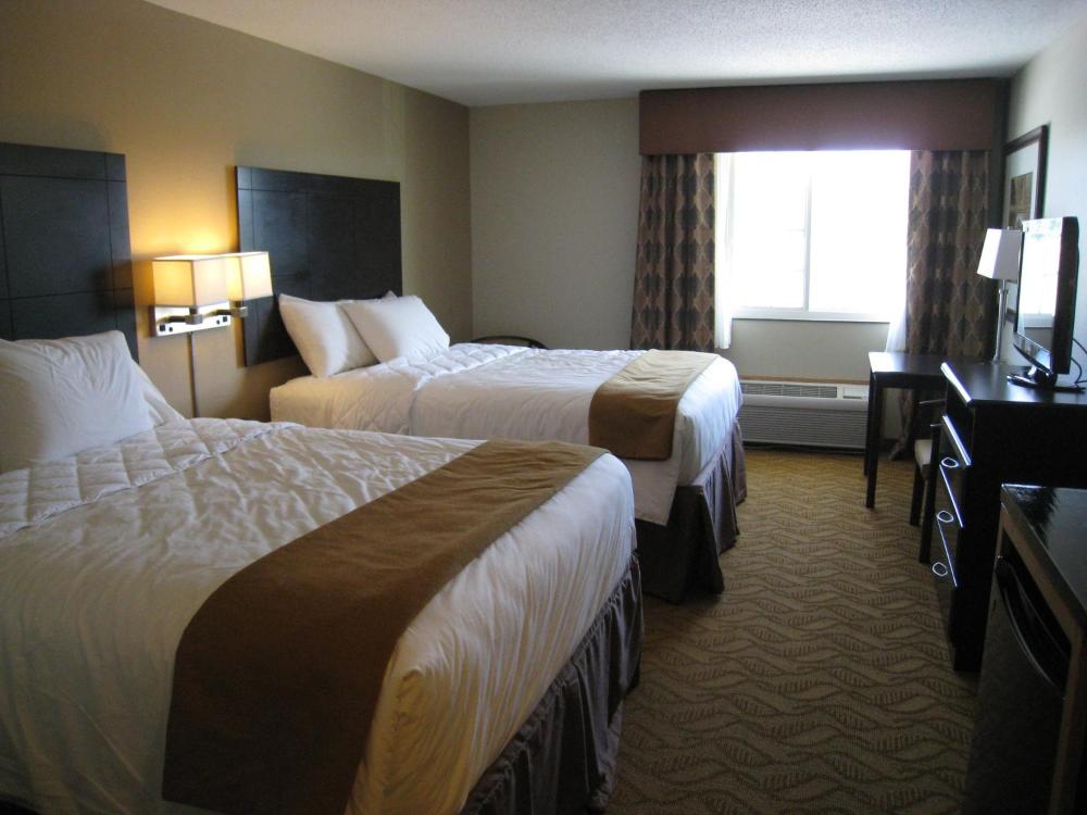Queen Room with Two Queen Beds - Non-Smoking interior